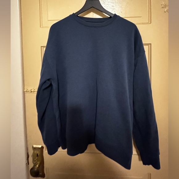 Old Navy Crewkneck - Picture 1 of 2